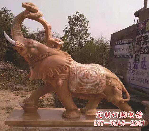 北京大象雕塑鼻卷如意