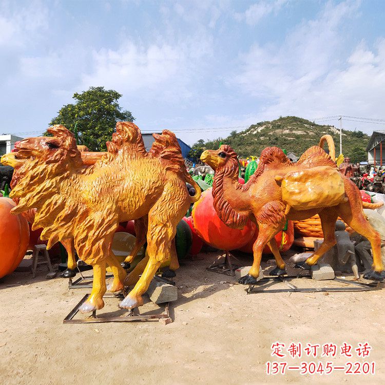 北京玻璃钢彩绘仿真骆驼雕塑艺术之美的完美呈现