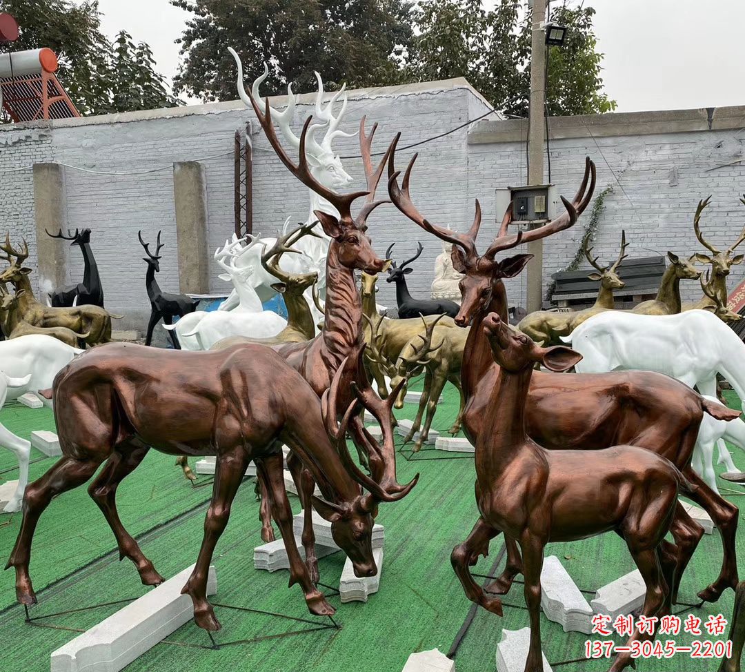 北京玻璃钢仿铜群鹿雕塑——精美动物雕塑装点公园