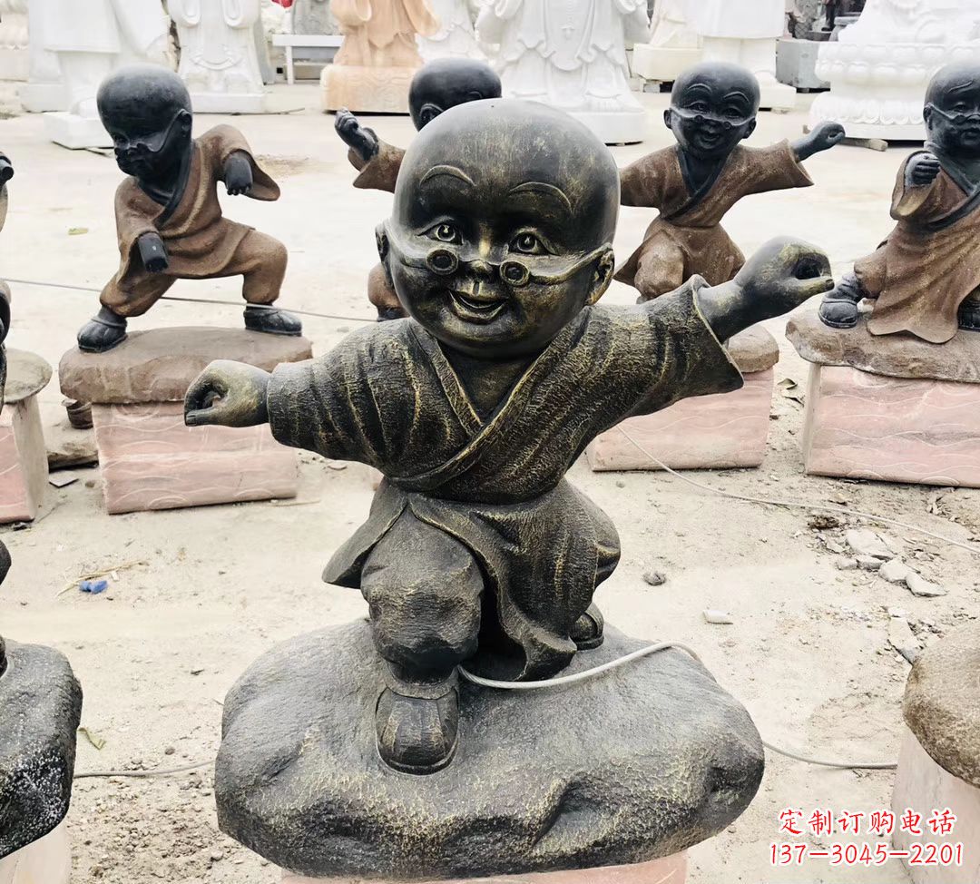 北京玻璃钢仿铜小和尚雕塑公园景观人物雕塑