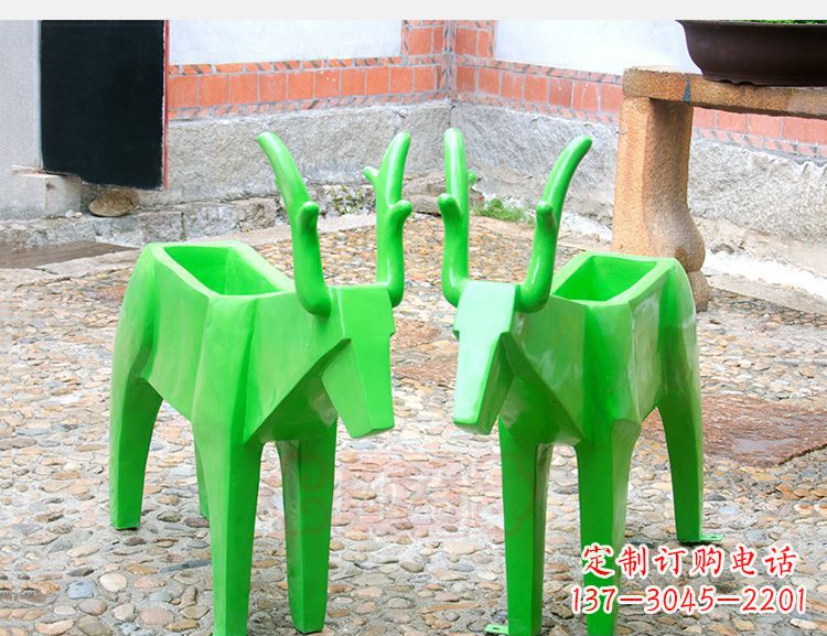 北京玻璃钢几何花盆雕塑——给动物们一个温暖的家