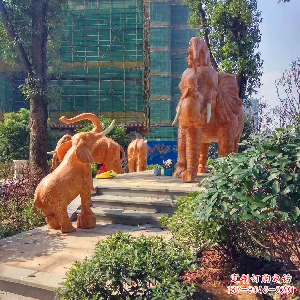 北京玻璃钢卡通大象雕塑——给小区园林带来活力