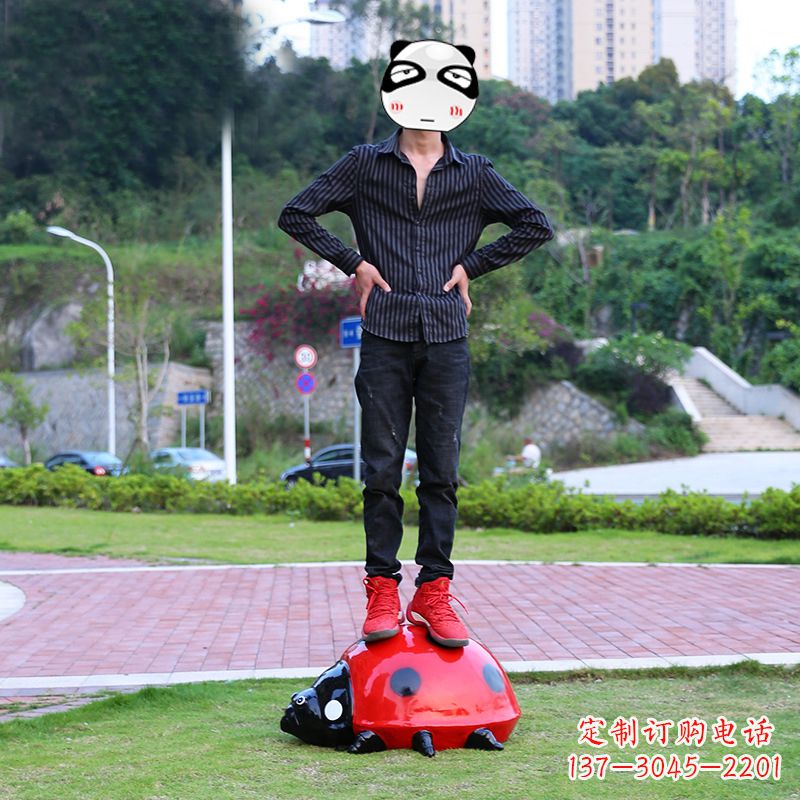 北京玻璃钢七星瓢虫雕塑艺术的精灵