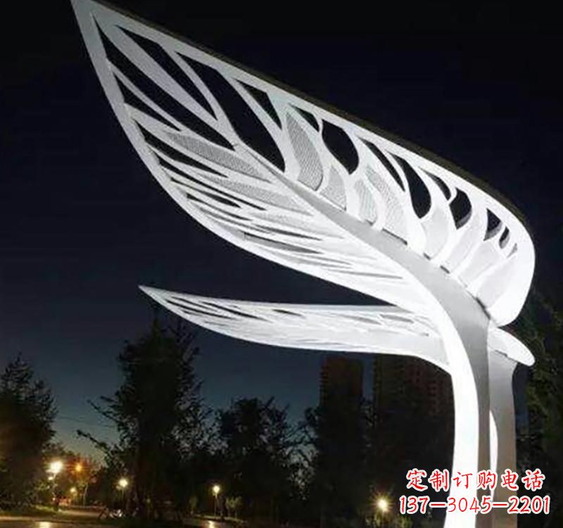 北京不锈钢树叶雕塑点缀城市景观