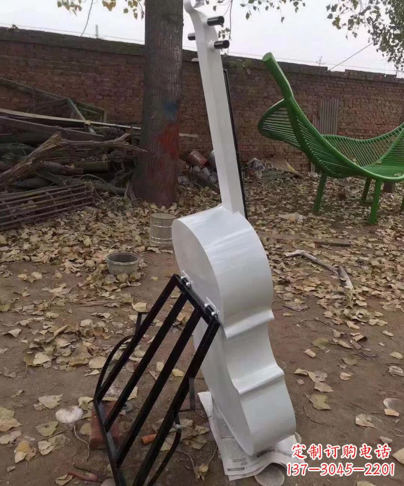北京不锈钢大提琴雕塑——古典音乐的艺术表现