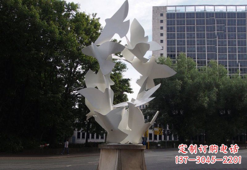 北京美丽而宁静的不锈钢和平鸽雕塑