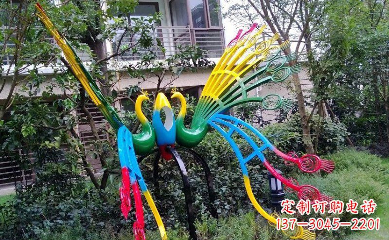 北京不锈钢孔雀雕塑——精美的艺术品
