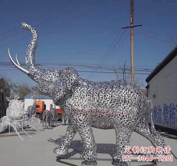 北京不锈钢大象雕塑象征力量与美丽