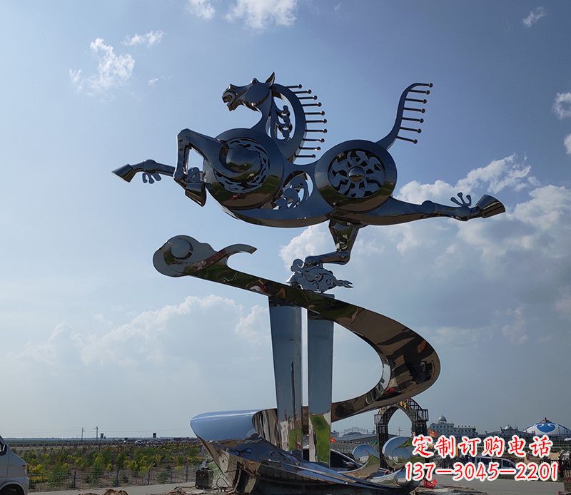 北京不锈钢大型马踏飞燕景观雕塑集艺术与自然于一体