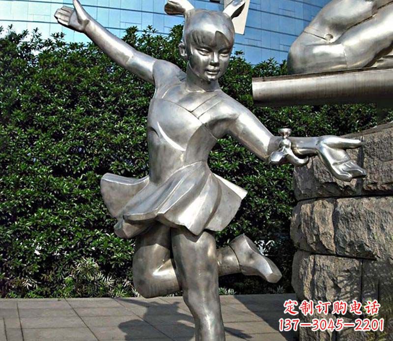 北京不锈钢儿童踢毽子雕塑传承传统文化
