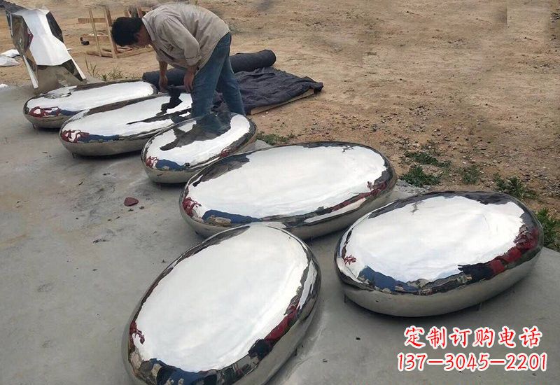 北京不锈钢鹅卵石雕塑精美外形给人以美的感受