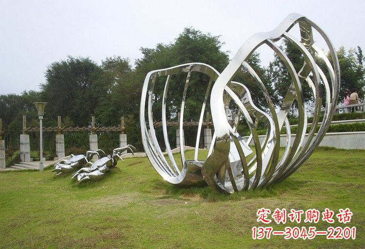 北京不锈钢公园里的贝壳雕塑