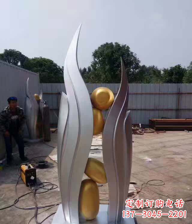 北京不锈钢广场翅膀雕塑象征着自由之翼