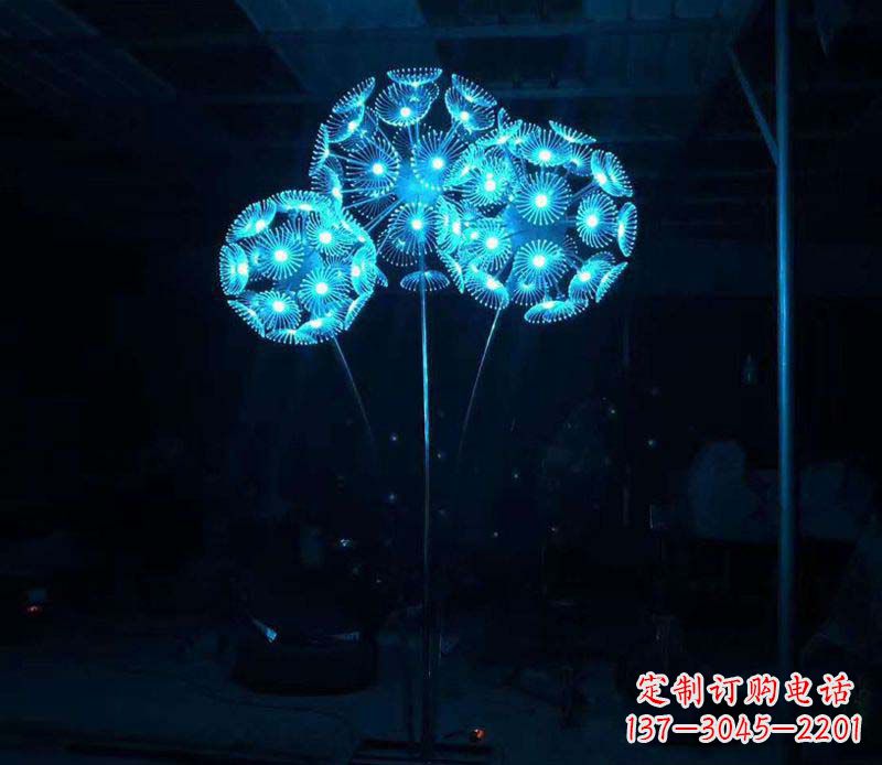 北京不锈钢蒲公英雕塑——象征着美丽的自由