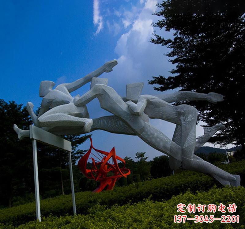 北京不锈钢中的运动员雕塑