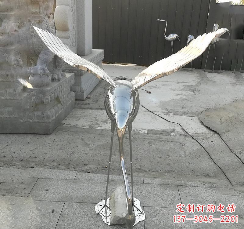 北京不锈钢仙鹤雕塑美丽与坚固并存