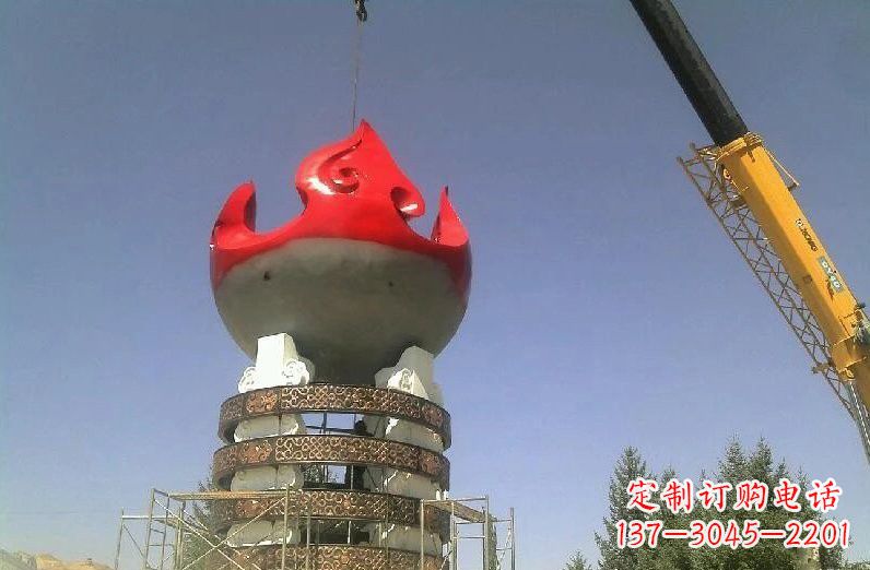 北京不锈钢火炬雕塑象征着永恒的精神