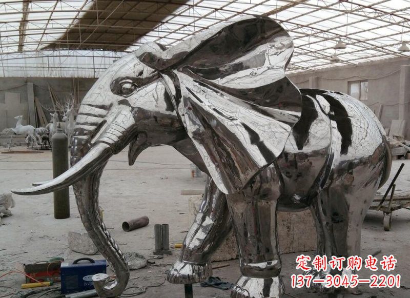 北京不锈钢镜面大象雕塑——独特的艺术精品