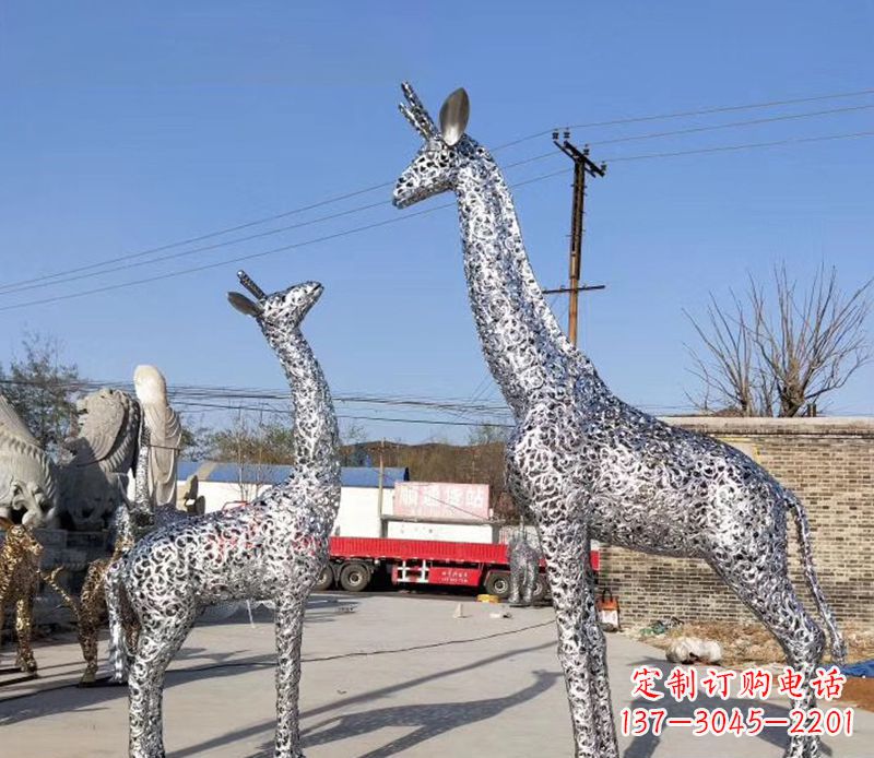 北京不锈钢镂空长颈鹿雕塑