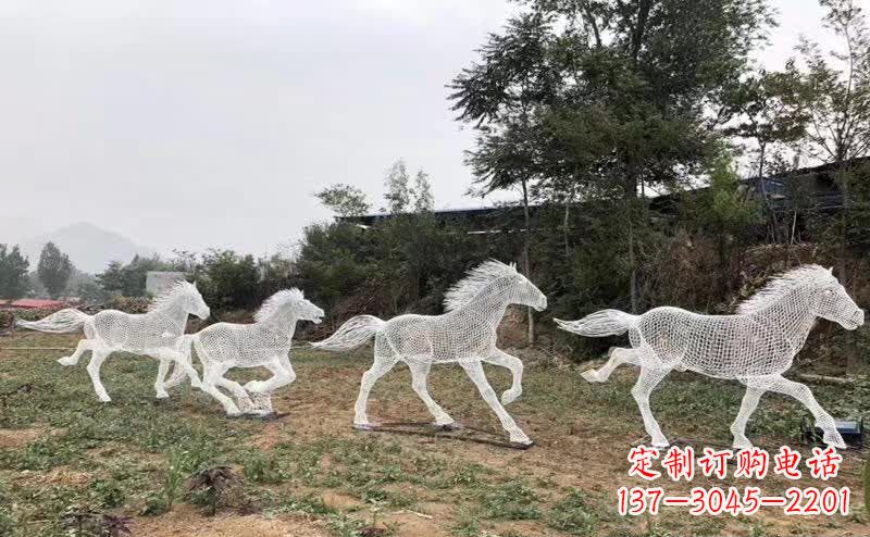 北京不锈钢马雕塑勇往直前