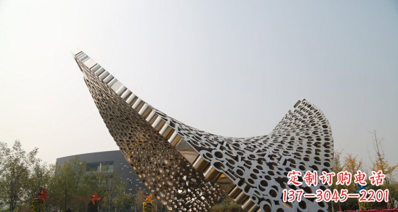 北京不锈钢字母雕塑——点缀美丽的空间