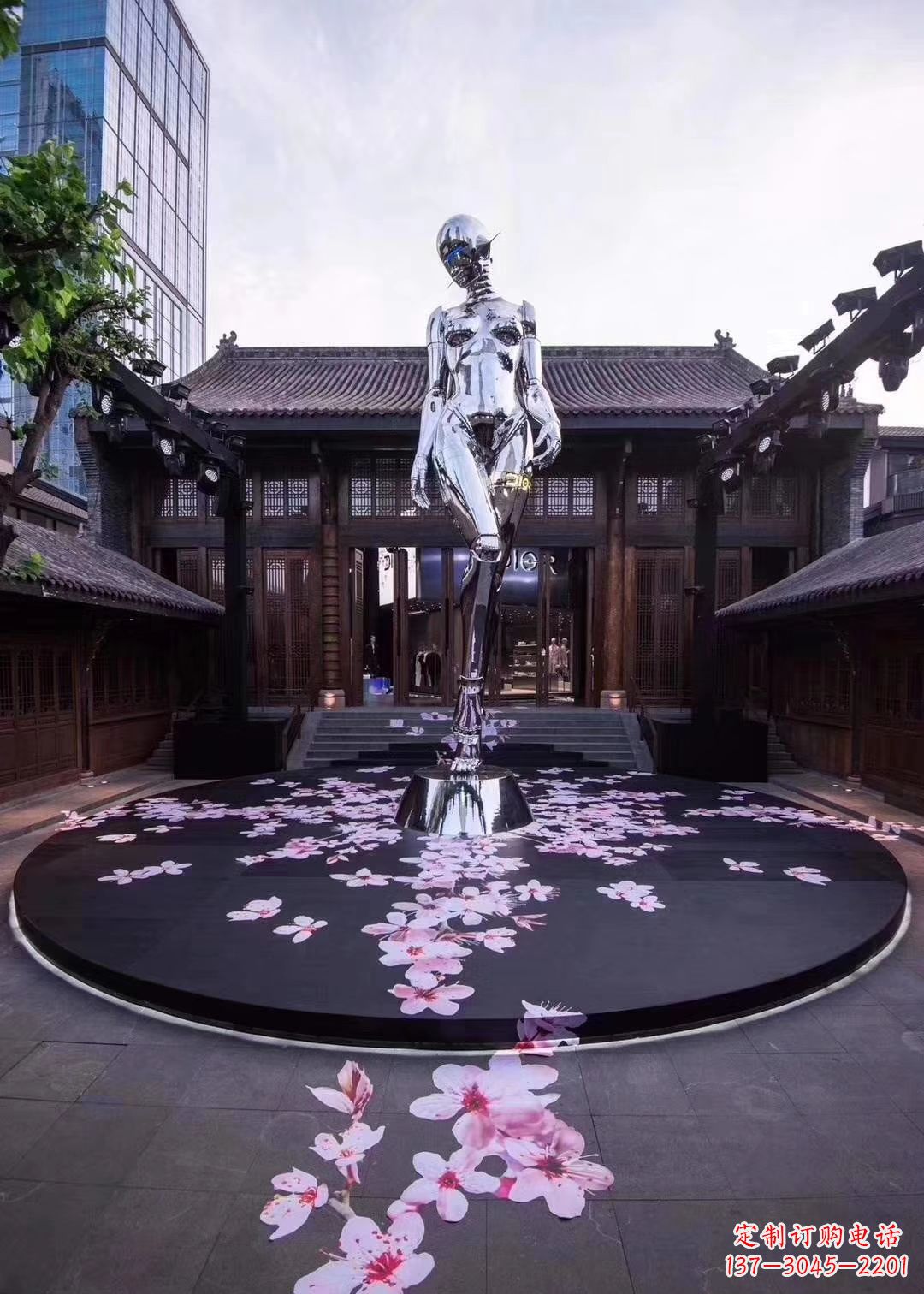 北京美女雕塑点亮城市之美