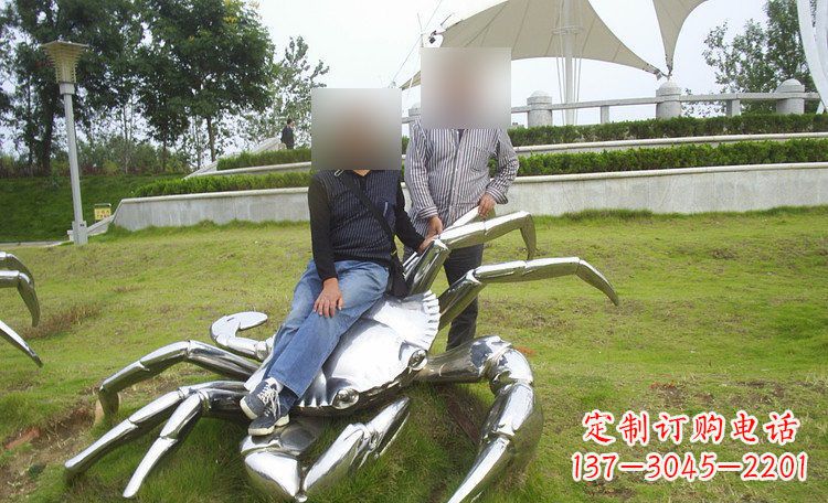 北京不锈钢螃蟹雕塑艺术美化公园环境