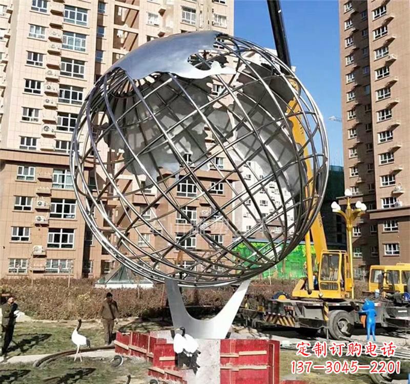 北京不锈钢地球仪雕塑以艺术表达地球的美