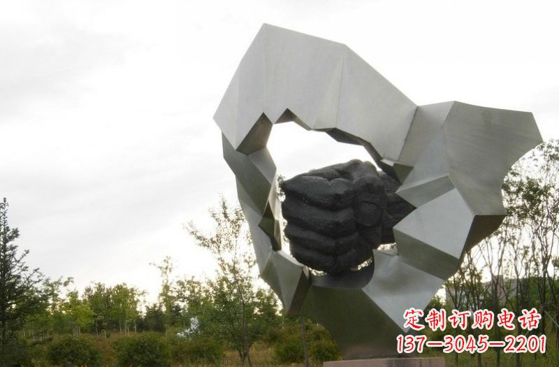 北京不锈钢拳头雕塑雕刻象征勇气和力量