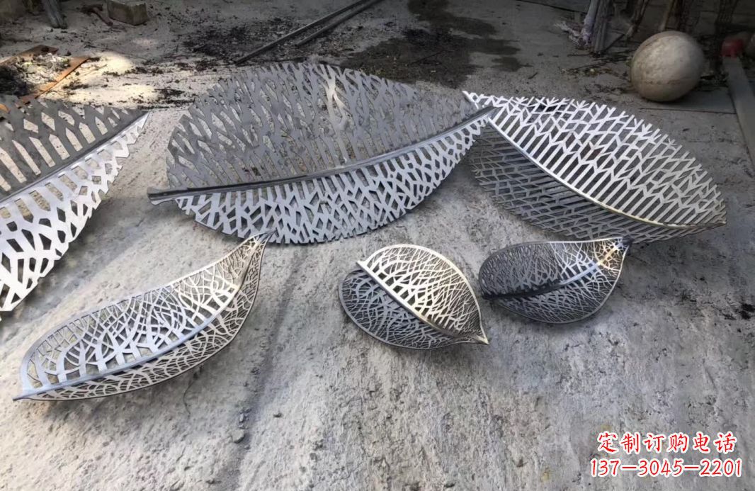 北京优雅的不锈钢树叶雕塑