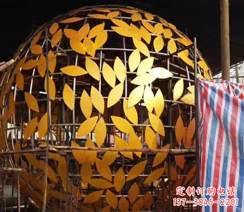 北京不锈钢树叶镂空球景观雕塑