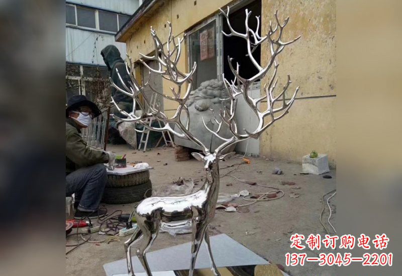 北京不锈钢树枝鹿雕塑艺术精美的自然之美