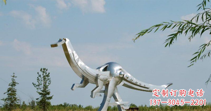 北京不锈钢鸭嘴龙雕塑传递自然之美