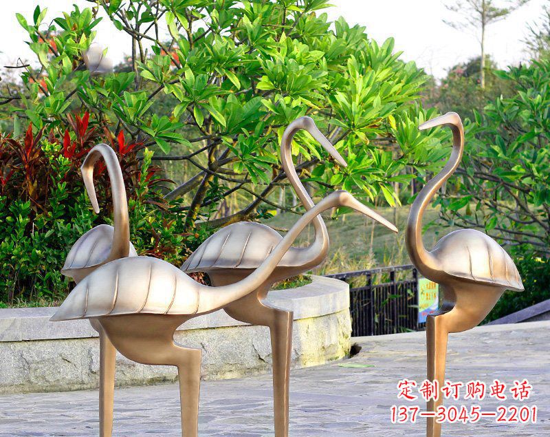 北京丹顶鹤雕塑传承悠久的中国传统艺术