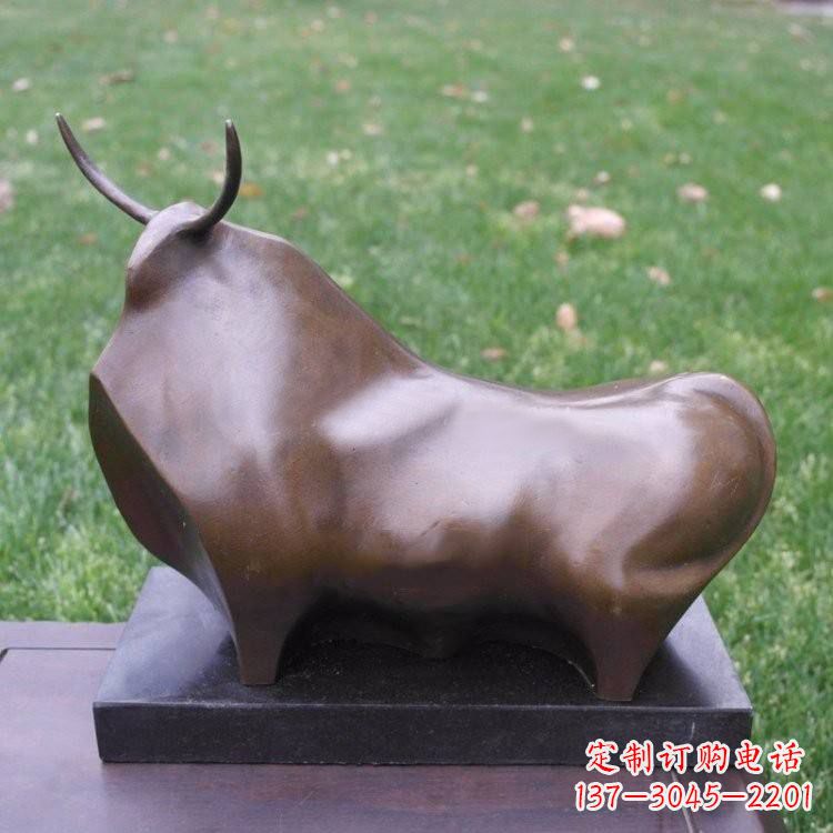 北京十二生肖铜牛雕塑——传承中国古老文化