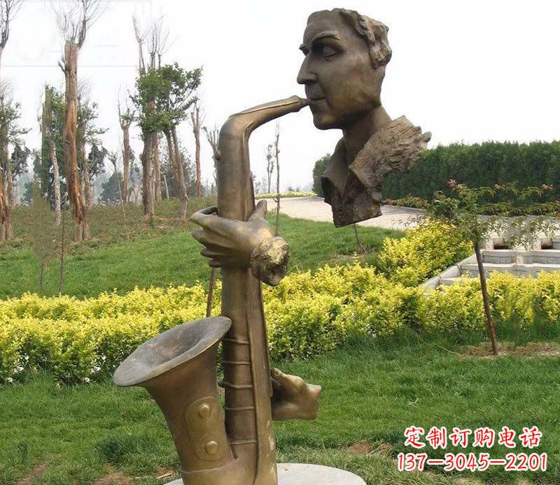 北京萨克斯雕塑艺术的精美表现