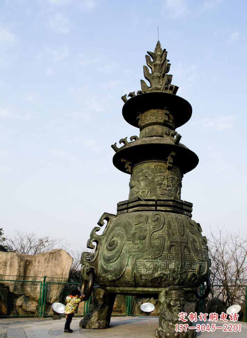 北京大型三足香炉寺庙铜雕