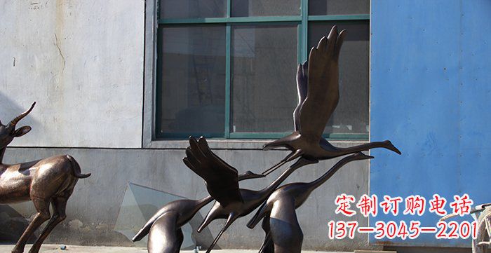 北京大雁飞翔铸铜雕塑