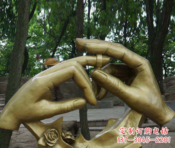 北京精美戒指铜雕塑