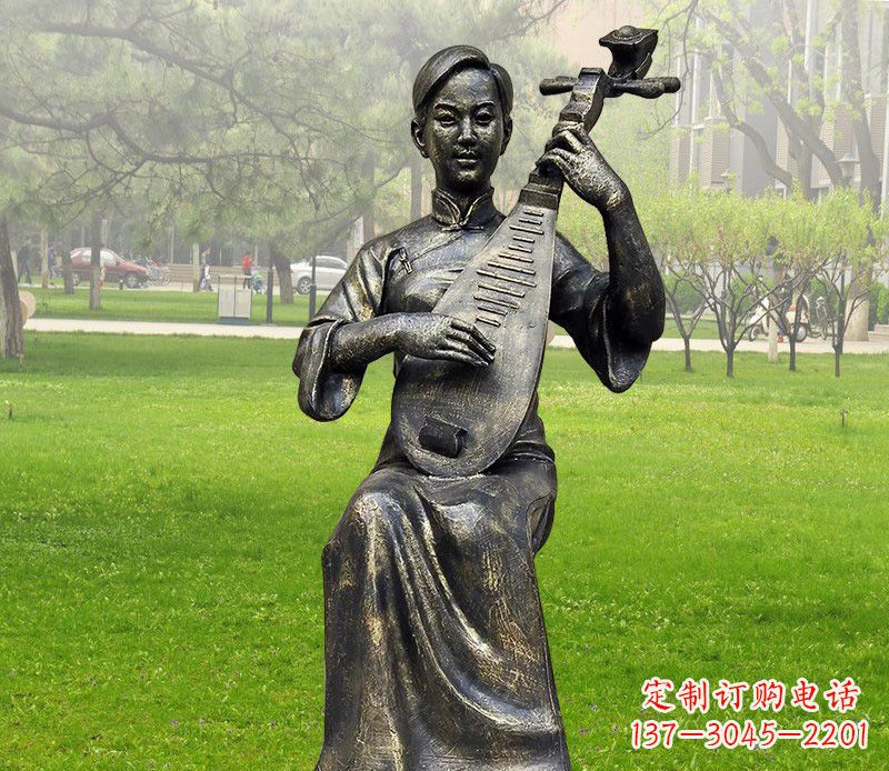北京弹琵琶的人物铜雕塑