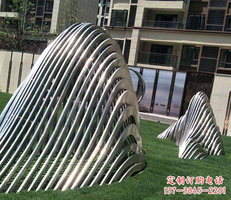 北京不锈钢假山雕塑——电镀之美
