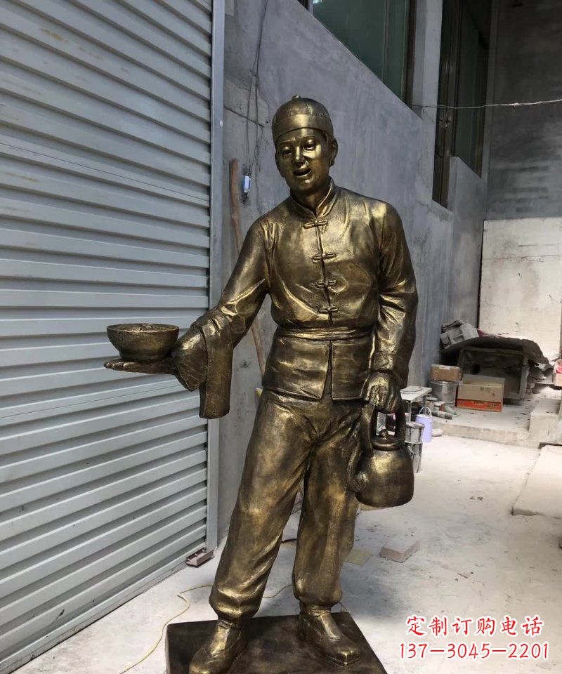 北京铜雕店小二,象征忠诚勤劳的精神