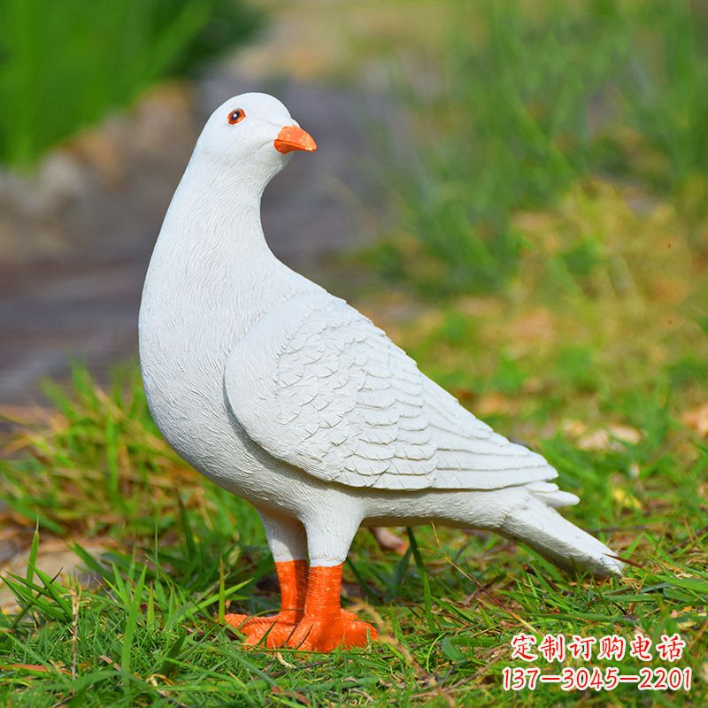 北京和平鸽雕塑传递和平与希望的象征