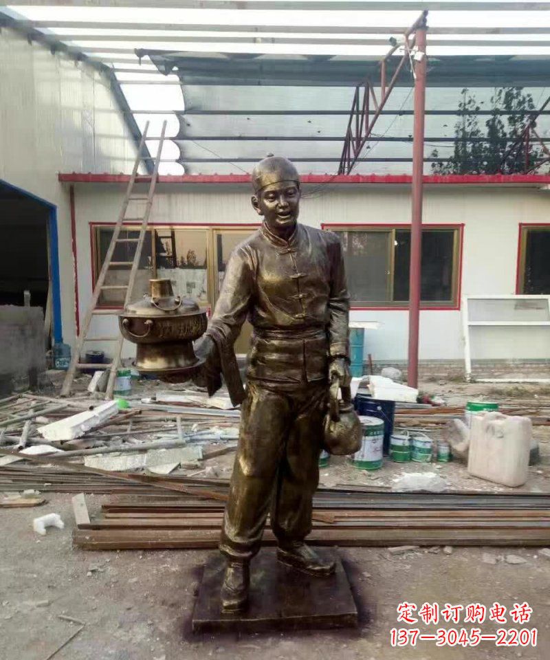 北京饭店门口店小二人物铜雕 (2)