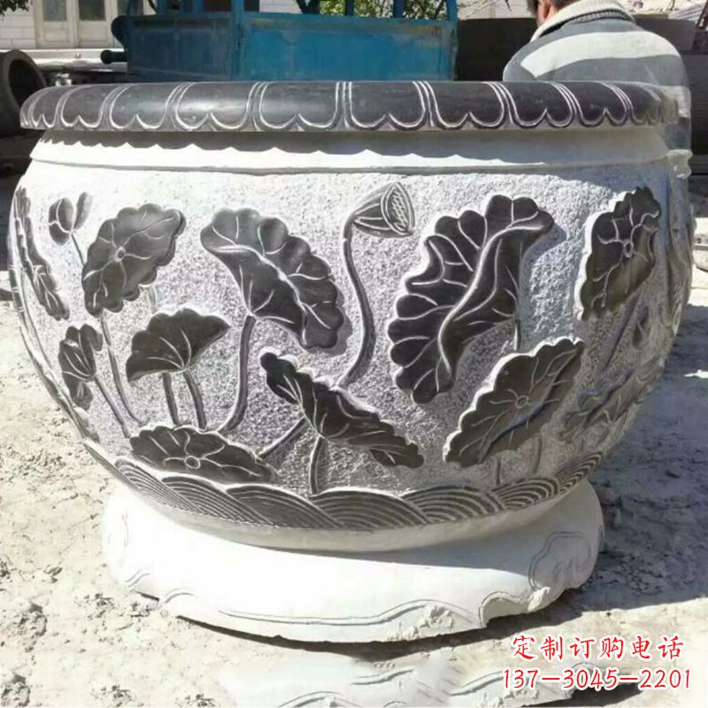 北京青石古水缸雕塑