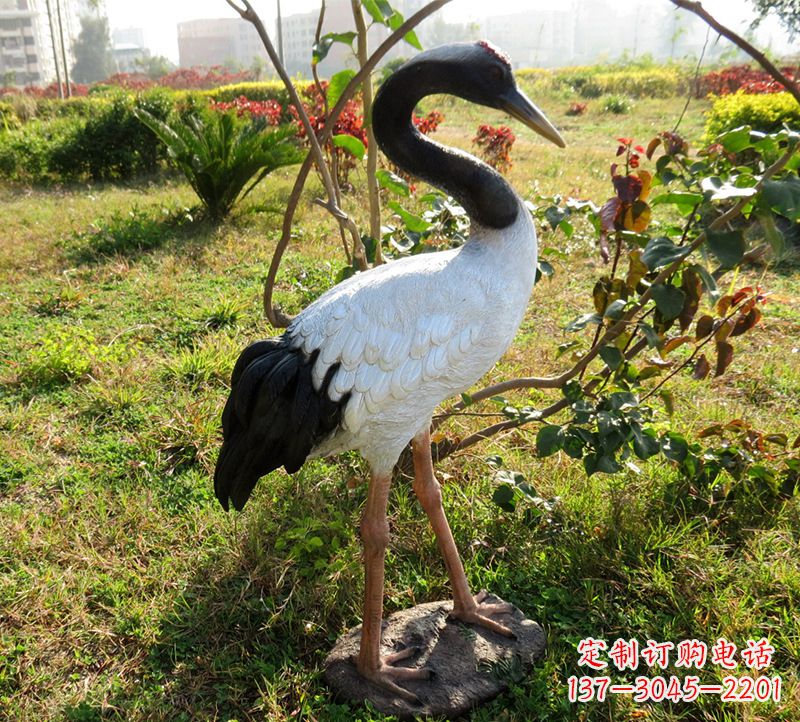 北京精致仙鹤雕塑，飞翔在自由的天空