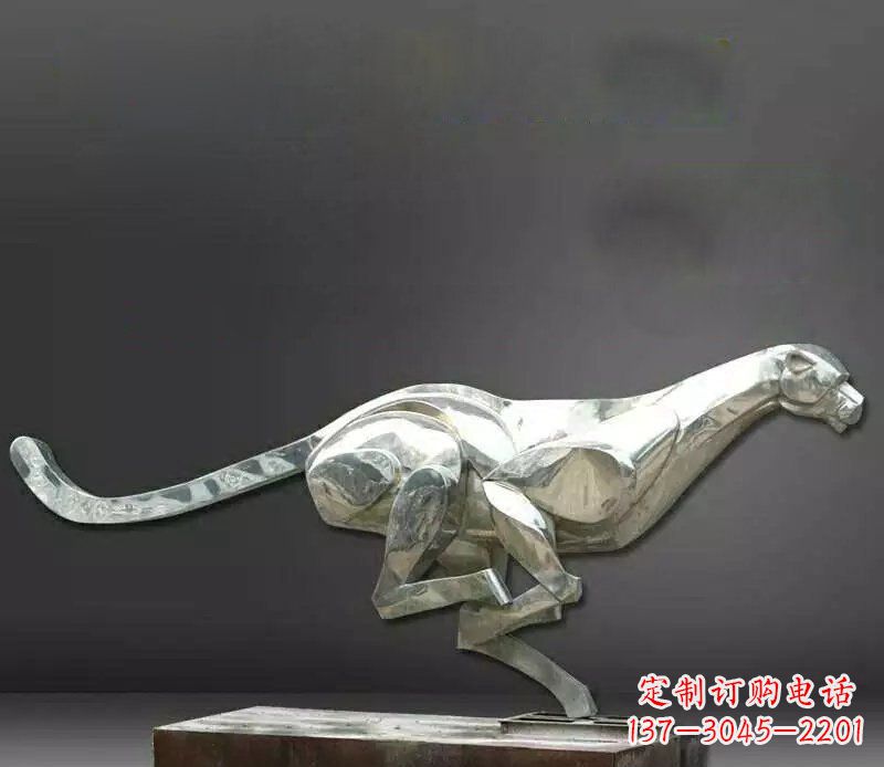 北京公园不锈钢奔跑的豹子动物雕塑