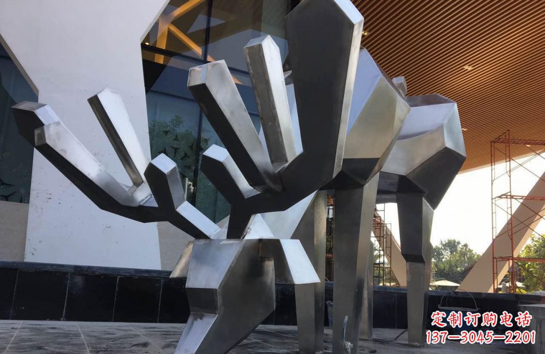 北京高端不锈钢抽象驯鹿雕塑