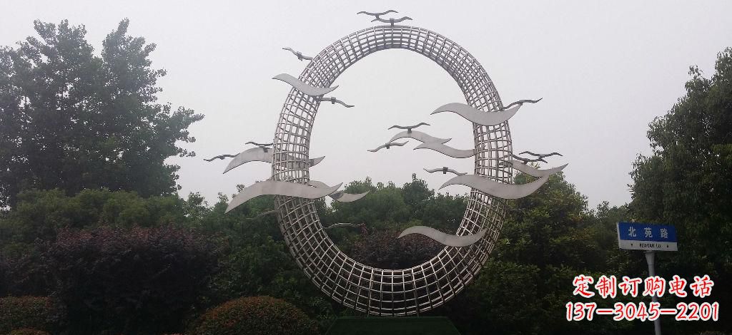 北京公园不锈钢海鸥和圆环雕塑
