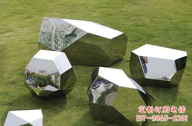 北京精美不锈钢鹅卵石几何雕塑